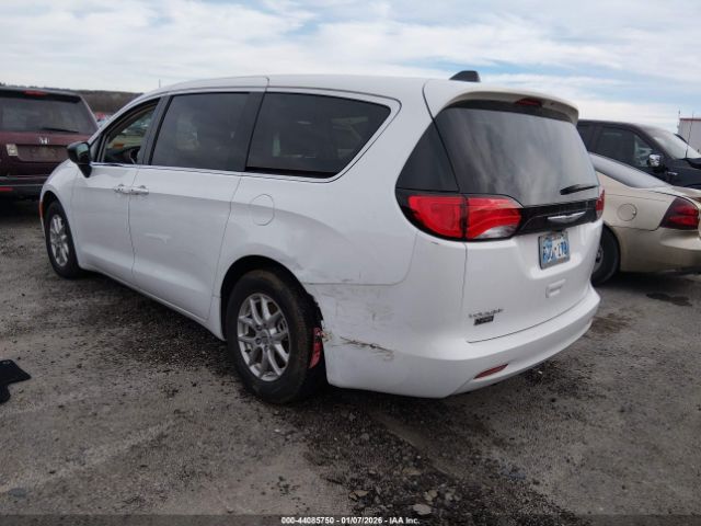 2024 CHRYSLER VOYAGER 2C4RC1CG0RR176689 Photo 2