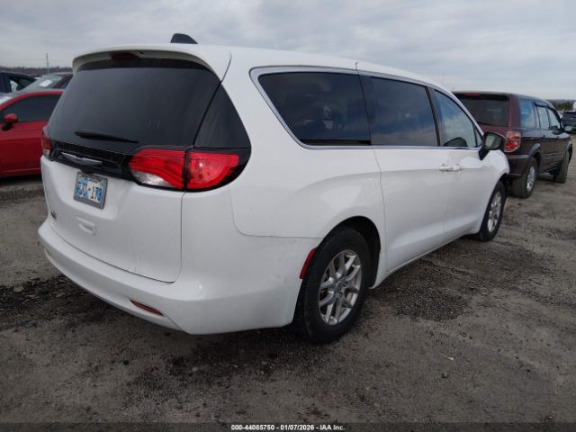 2024 CHRYSLER VOYAGER 2C4RC1CG0RR176689 Photo 3