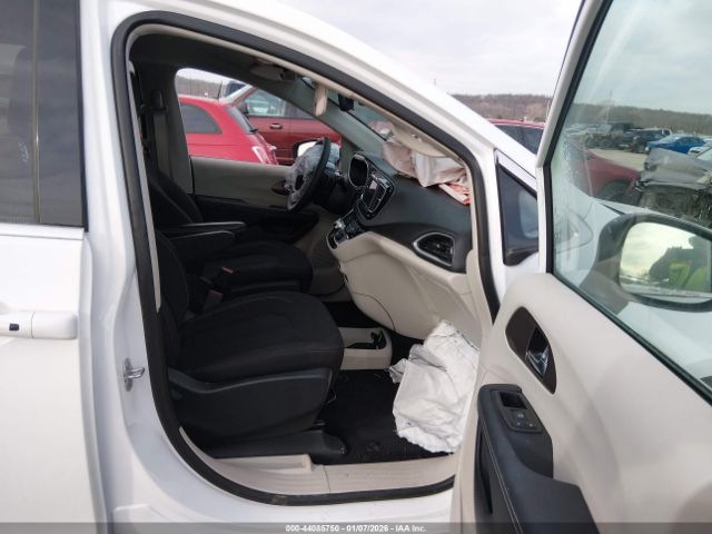 2024 CHRYSLER VOYAGER 2C4RC1CG0RR176689 Photo 4