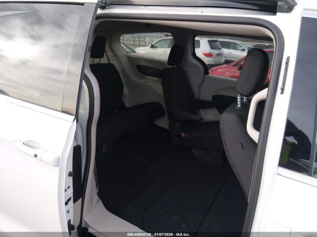 2024 CHRYSLER VOYAGER 2C4RC1CG0RR176689 Photo 7