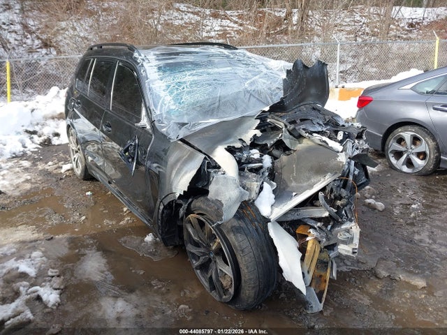 2020 BMW X7 5UXCX6C0XL9B81648