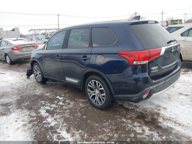 2017 MITSUBISHI OUTLANDER JA4AZ3A31HZ027570 Photo 2