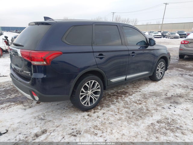 2017 MITSUBISHI OUTLANDER JA4AZ3A31HZ027570 Photo 3
