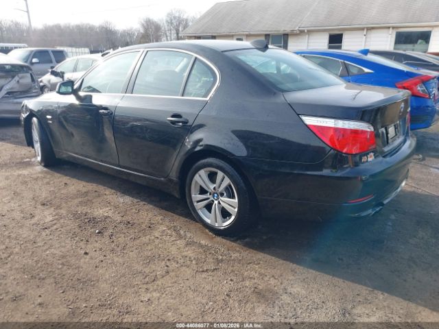 2010 BMW 528I WBANV1C58AC159754 Photo 2