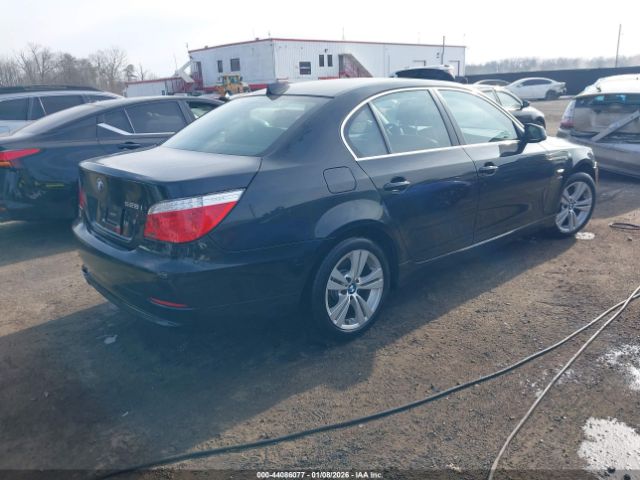2010 BMW 528I WBANV1C58AC159754 Photo 3