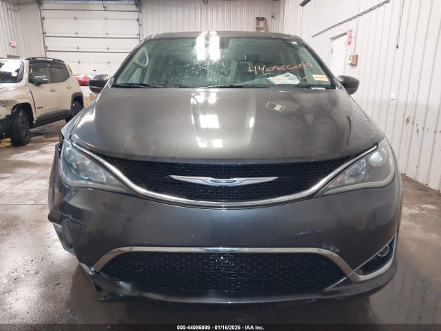 Aukcja sprzedaży 2019 Chrysler Pacifica Touring Plus, vin: 2C4RC1FGXKR528419, numer aukcji: 44086099