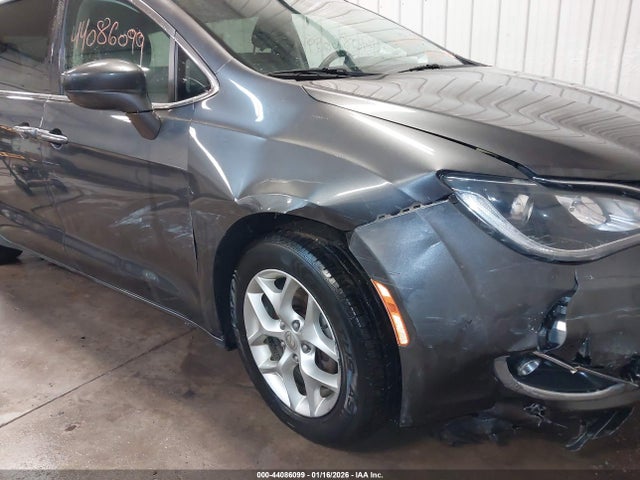 Aukcja sprzedaży 2019 Chrysler Pacifica Touring Plus, vin: 2C4RC1FGXKR528419, numer aukcji: 44086099