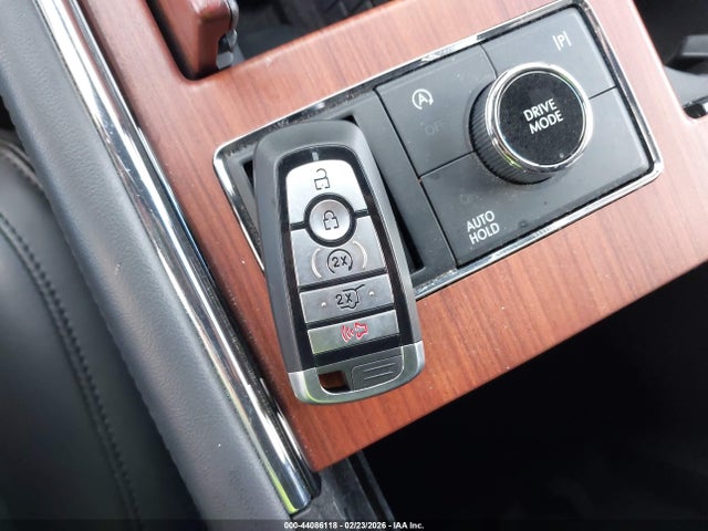 5LMJJ2NG1REL11254 Lincoln Navigator Premiere