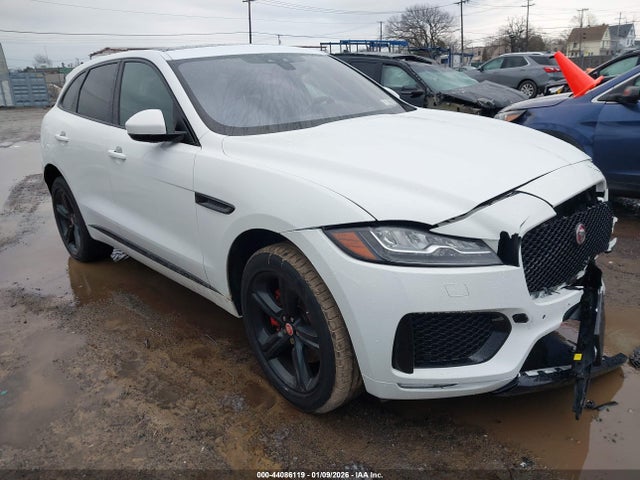 2018 JAGUAR F-PACE SADCM2FV3JA271635 Photo 0