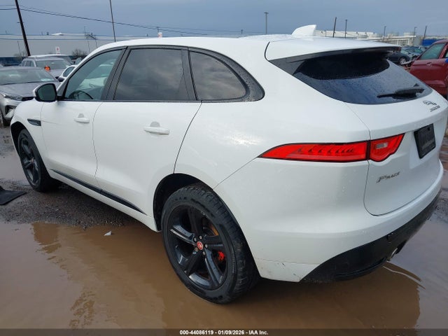 2018 JAGUAR F-PACE SADCM2FV3JA271635 Photo 2