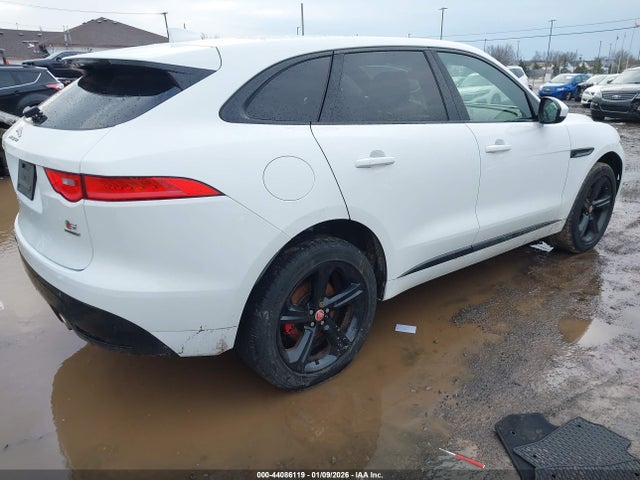2018 JAGUAR F-PACE SADCM2FV3JA271635 Photo 3