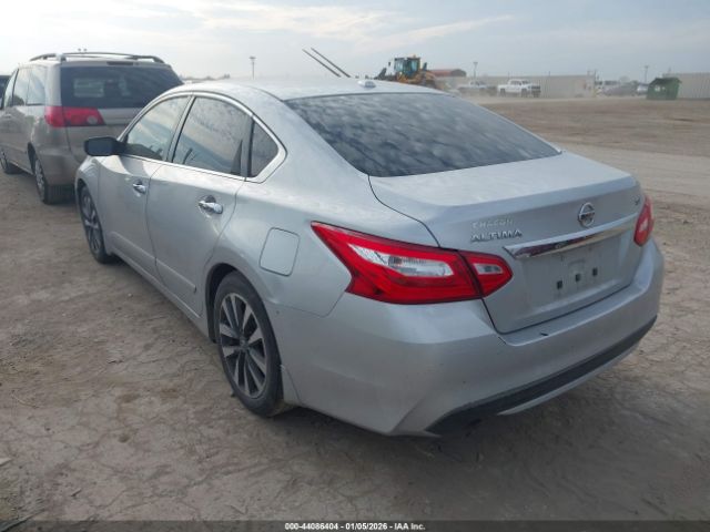 2017 NISSAN ALTIMA 1N4AL3AP8HC122114 Photo 2