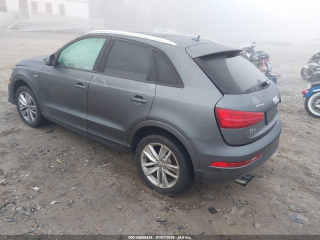 2018 AUDI Q3 WA1ECCFS9JR010637 Photo 2