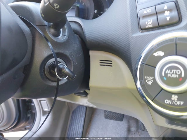 2013 Honda Insight Lx მანქანა იყიდება აუქციონზე, vin: JHMZE2H59DS002956, აუქციონის ნომერი: 44086590