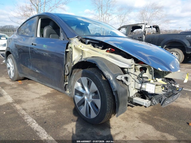 2023 TESLA MODEL Y 7SAYGDEE2PA103779 Photo 0