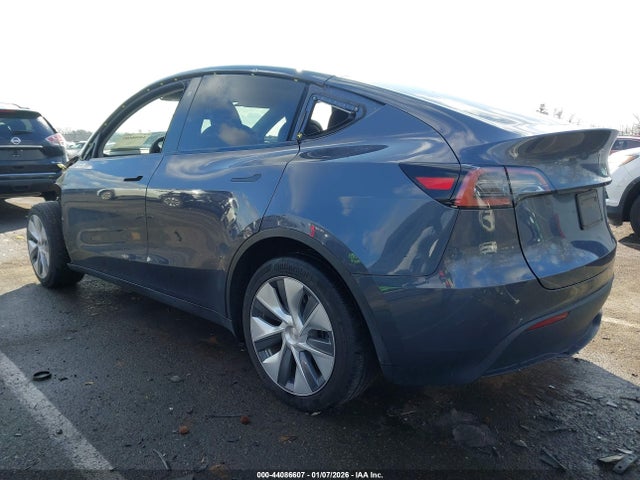 2023 TESLA MODEL Y 7SAYGDEE2PA103779 Photo 2