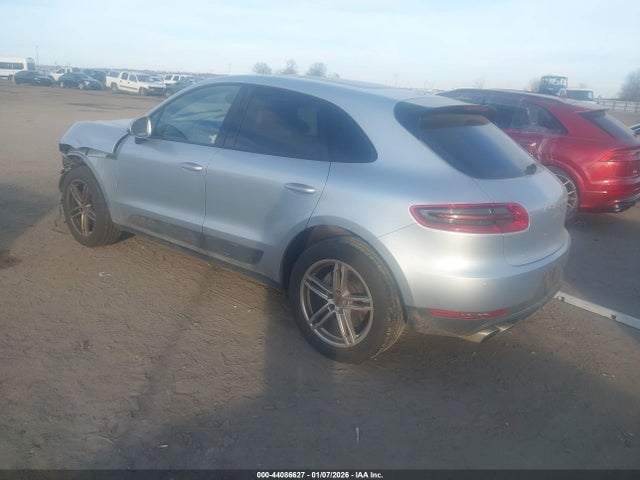 2015 PORSCHE MACAN WP1AB2A51FLB72578 Photo 2