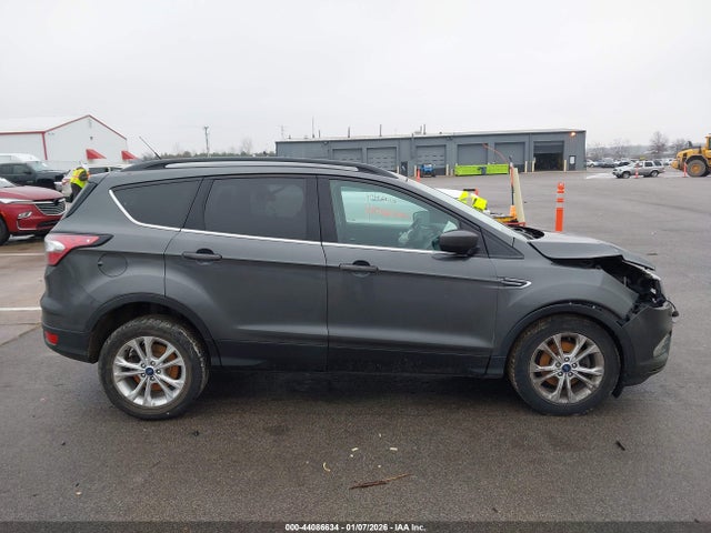 1FMCU0GD8JUA40147 Ford ESCAPE SE