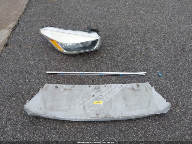 1FMCU0GD8JUA40147 Ford ESCAPE SE