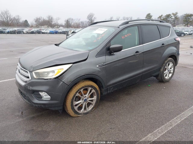 1FMCU0GD8JUA40147 Ford ESCAPE SE
