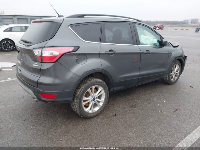 1FMCU0GD8JUA40147 Ford ESCAPE SE