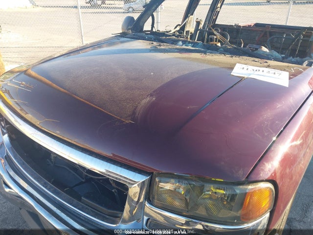 44086638 :رقم المزاد ، 2GTEC19T131386405 vin ، 2003 Gmc Sierra 1500 Sle مزاد بيع