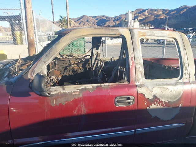 44086638 :رقم المزاد ، 2GTEC19T131386405 vin ، 2003 Gmc Sierra 1500 Sle مزاد بيع