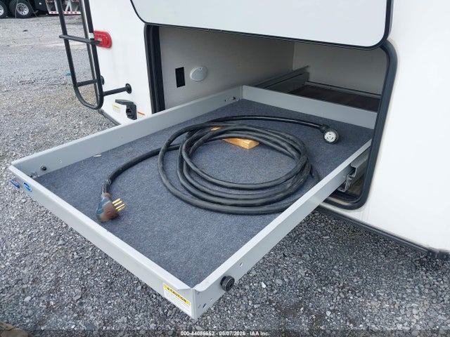 2022 Keystone Rv Cougar 354fls 5th Wheel Travel Trailer მანქანა იყიდება აუქციონზე, vin: 4YDFCGS21N2502677, აუქციონის ნომერი: 44086652
