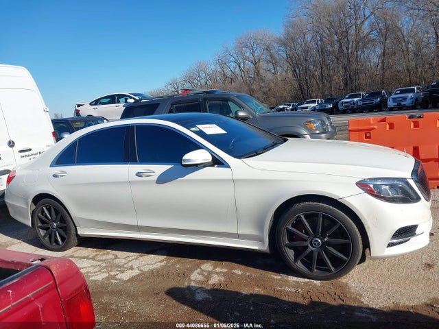 2015 Mercedes-benz S 550 4matic მანქანა იყიდება აუქციონზე, vin: WDDUG8FB8FA171933, აუქციონის ნომერი: 44086655