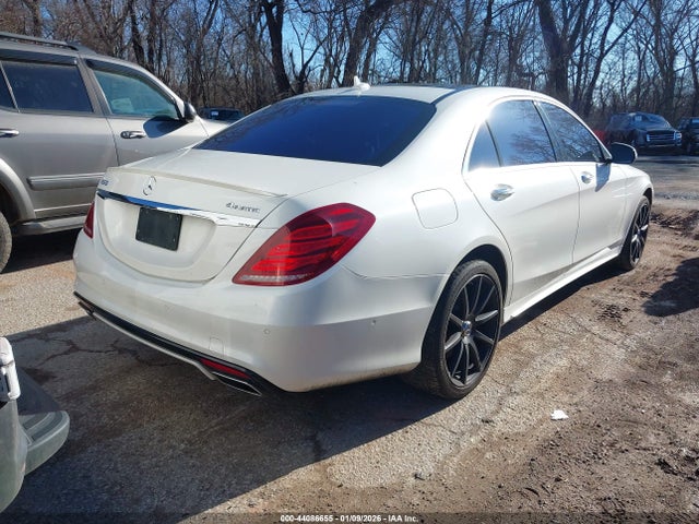 2015 Mercedes-benz S 550 4matic მანქანა იყიდება აუქციონზე, vin: WDDUG8FB8FA171933, აუქციონის ნომერი: 44086655