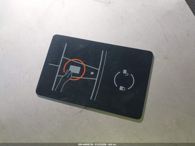 2024 TESLA MODEL Y 7SAYGDED5RF160751 Photo 10