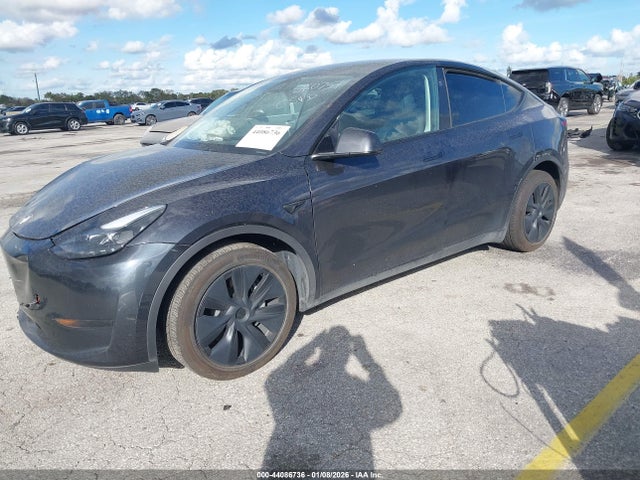2024 TESLA MODEL Y 7SAYGDED5RF160751 Photo 1
