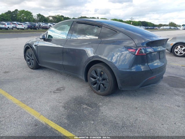 2024 TESLA MODEL Y 7SAYGDED5RF160751 Photo 2