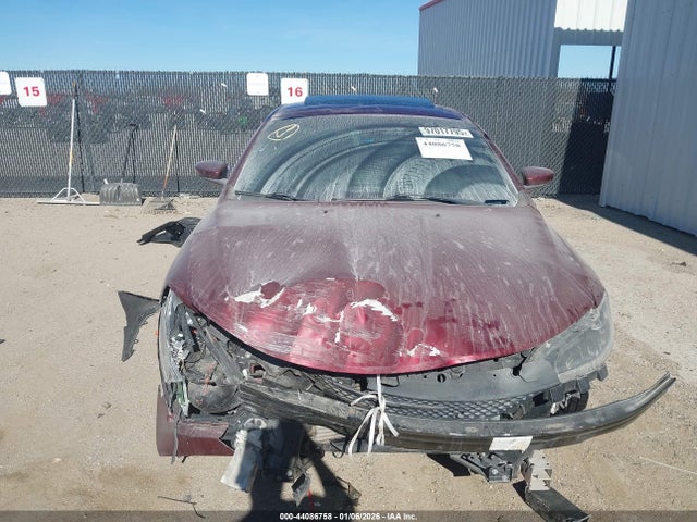 44086758 :رقم المزاد ، 1C3CCCBGXFN551536 vin ، 2015 Chrysler 200 S مزاد بيع