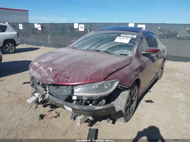 44086758 :رقم المزاد ، 1C3CCCBGXFN551536 vin ، 2015 Chrysler 200 S مزاد بيع