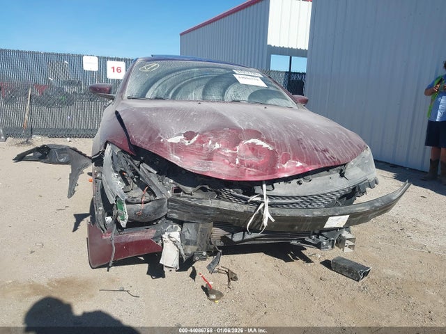 44086758 :رقم المزاد ، 1C3CCCBGXFN551536 vin ، 2015 Chrysler 200 S مزاد بيع