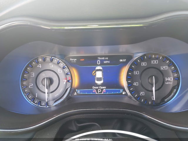 44086758 :رقم المزاد ، 1C3CCCBGXFN551536 vin ، 2015 Chrysler 200 S مزاد بيع