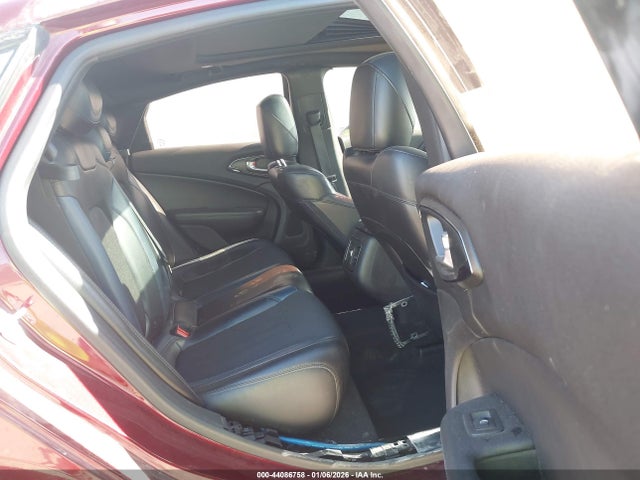 44086758 :رقم المزاد ، 1C3CCCBGXFN551536 vin ، 2015 Chrysler 200 S مزاد بيع