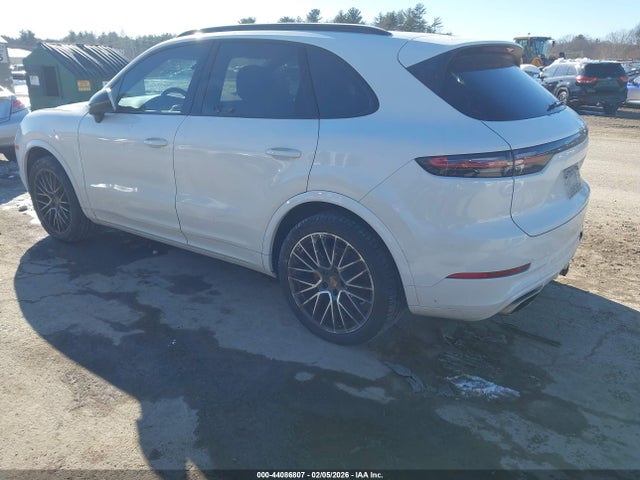 2021 PORSCHE CAYENNE WP1AA2AY1MDA04010 Photo 2