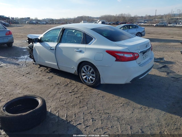 Nissan Altima 2.5 S 2017 1N4AL3AP1HC206503 Image 3