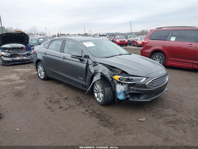 Ford Fusion Energi Titanium 2018 3FA6P0SU1JR123349 головне зображення