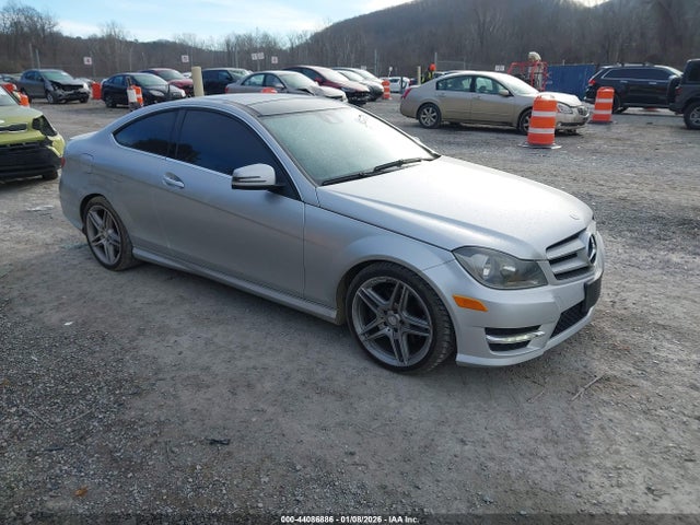 2013 MERCEDES-BENZ C 350 WDDGJ5HB6DF948393