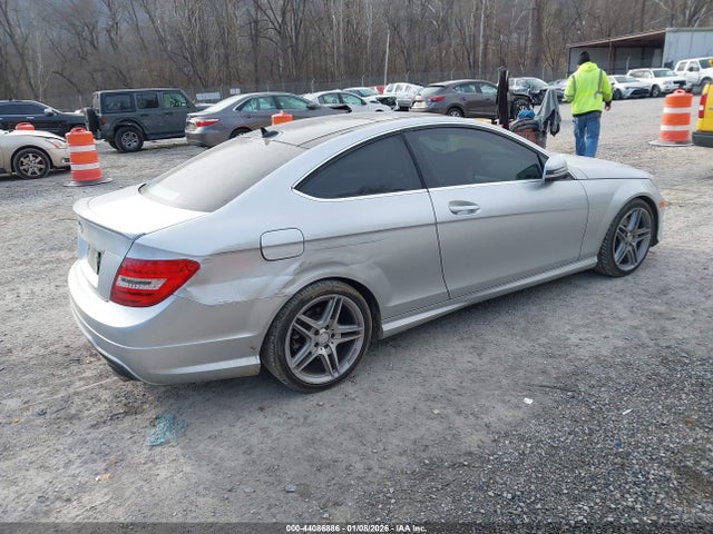2013 MERCEDES-BENZ C 350 WDDGJ5HB6DF948393 Photo 3