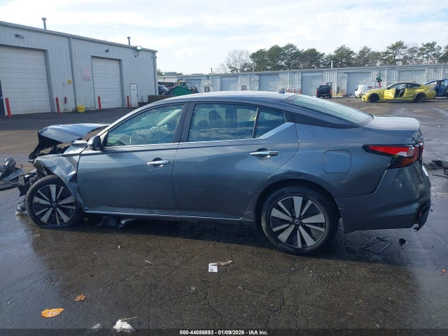 44086893 :رقم المزاد ، 1N4BL4DW2NN340529 vin ، 2022 Nissan Altima Sv Intelligent Awd مزاد بيع