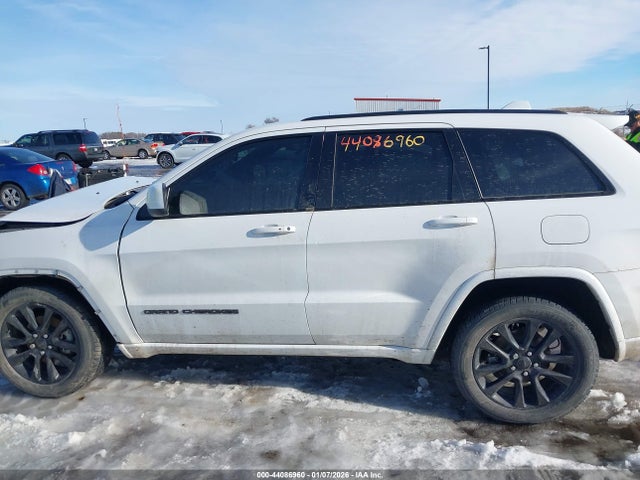 1C4RJFAG6HC864211 Jeep Grand Cherokee Altitude 4x4