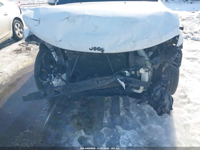1C4RJFAG6HC864211 Jeep Grand Cherokee Altitude 4x4