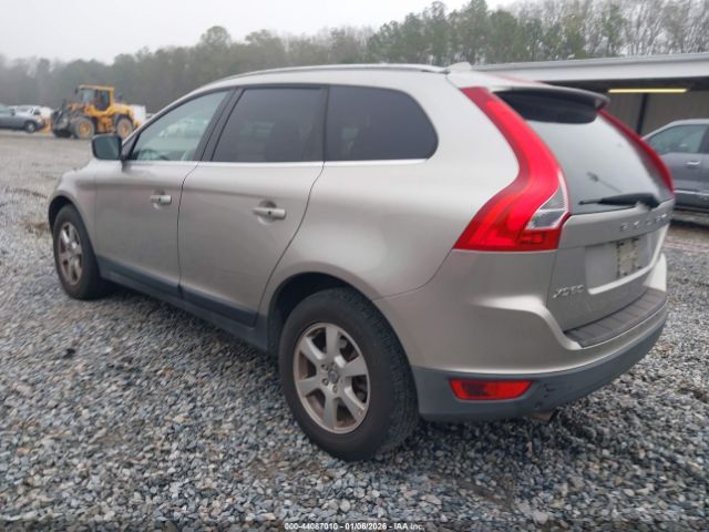2011 VOLVO XC60 YV4952DL2B2154397 Photo 2