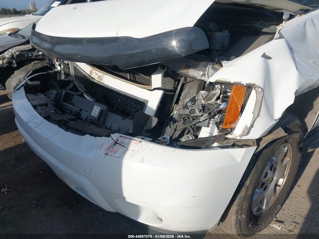 2011 CHEVROLET TAHOE 1GNSCAE09BR320826 Photo 5