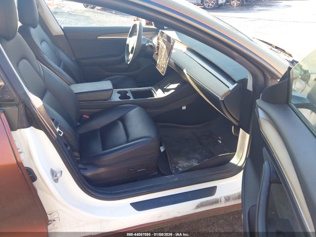 2021 TESLA MODEL 3 5YJ3E1EB0MF055571 Photo 4