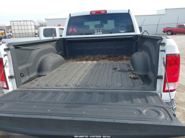 Продаж на аукціоні авто 2019 Ram 1500 Classic Tradesman  4x4 6'4 Box, vin: 1C6RR7FG6KS717981, номер лоту: 44087123